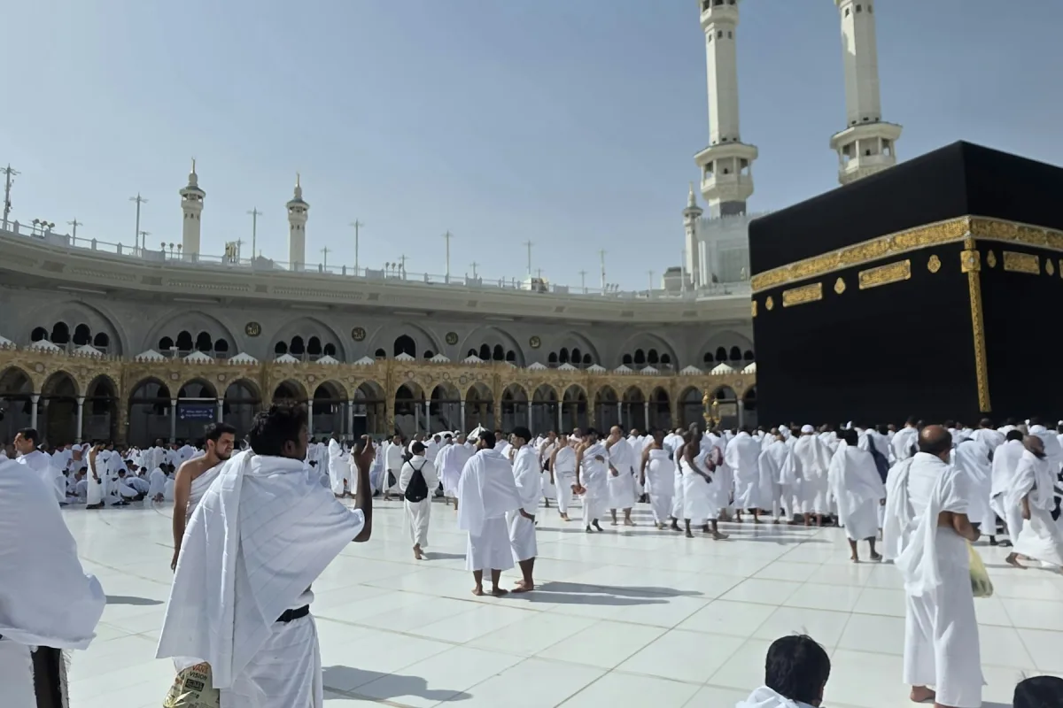 Pilgrims gathered around the Kaaba in Makkah